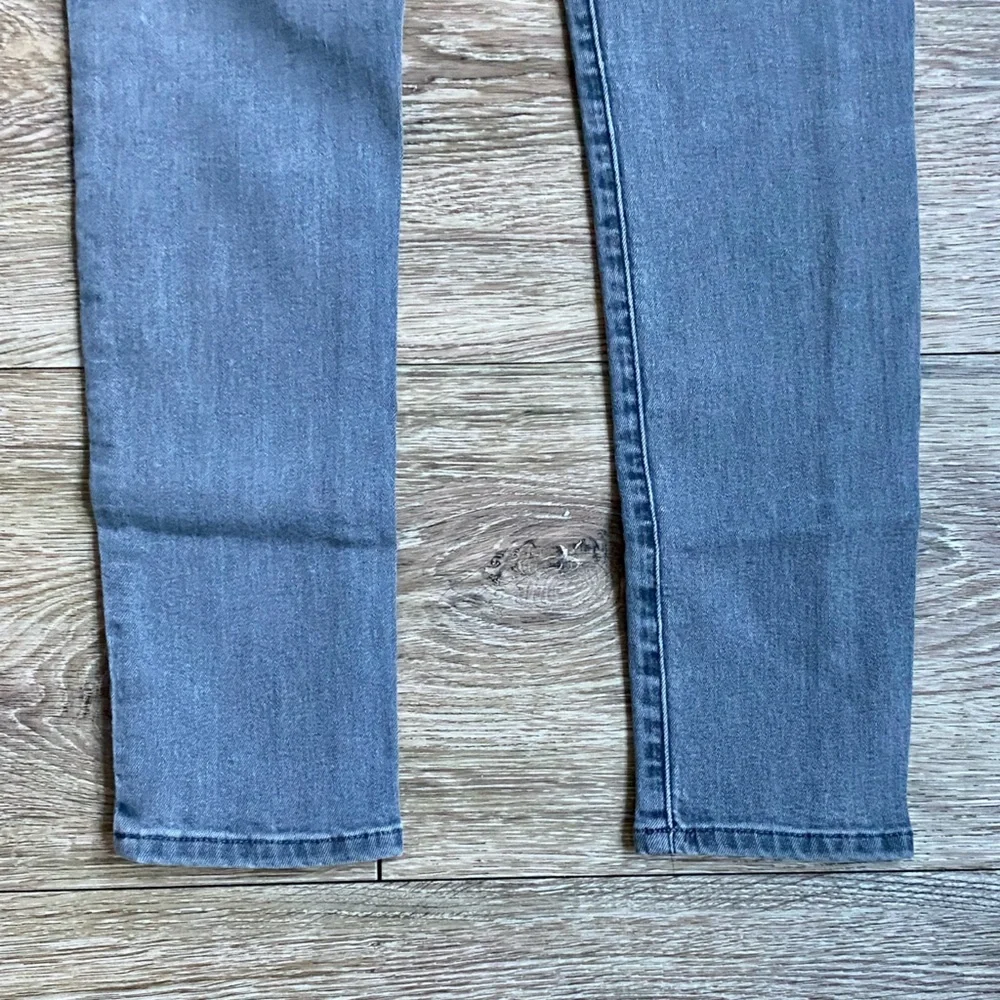 & Denim Super Skinny Low Waist Jeans Grey Size 28/30 - Picture 4 of 9
